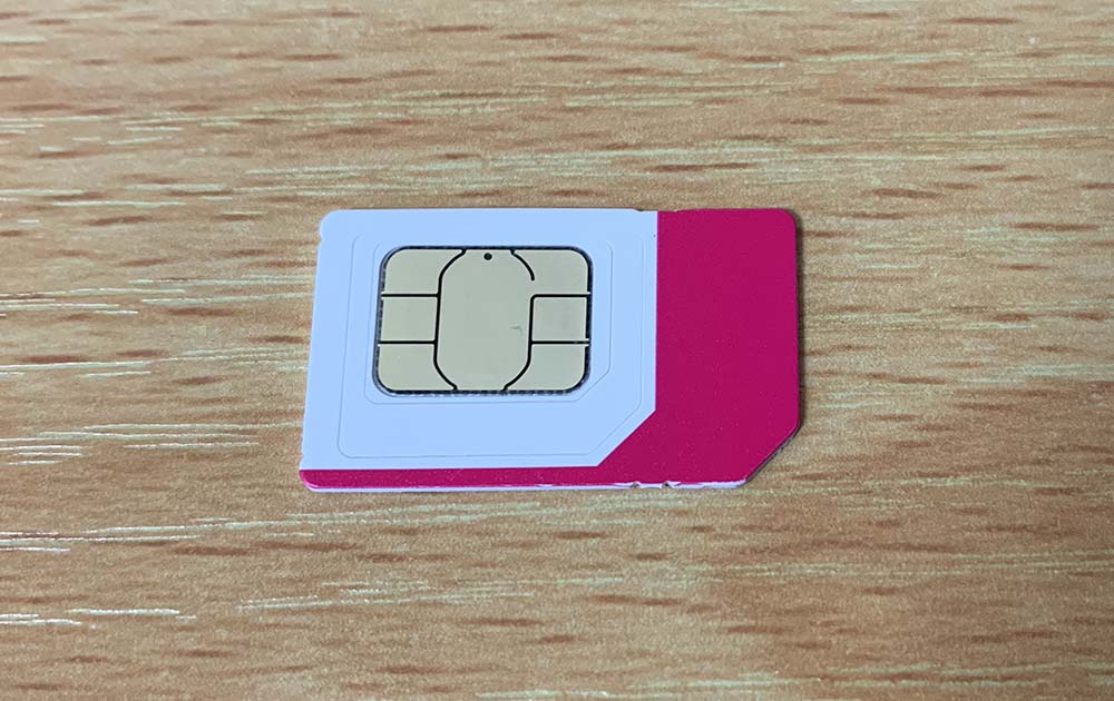 Rakuten UN-LIMITの標準SIMカード
