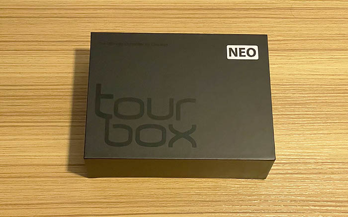 TourBox NEOの外箱