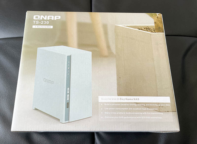 QNAP TS-230の外箱