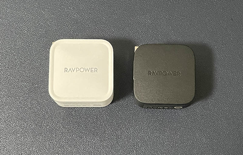 RAVPower充電器のサイズ比較