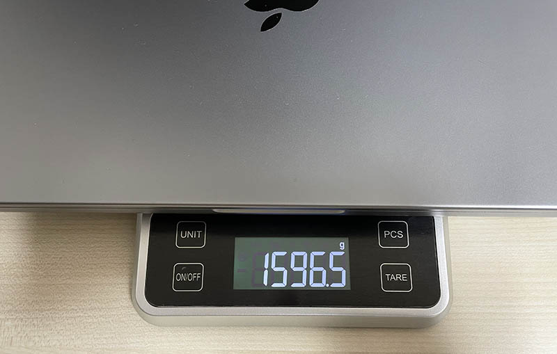 M1Pro MacBook Pro 14インチの重さ