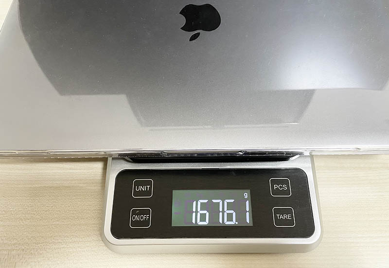2018年モデルMacBook Proのケース付きの重さ