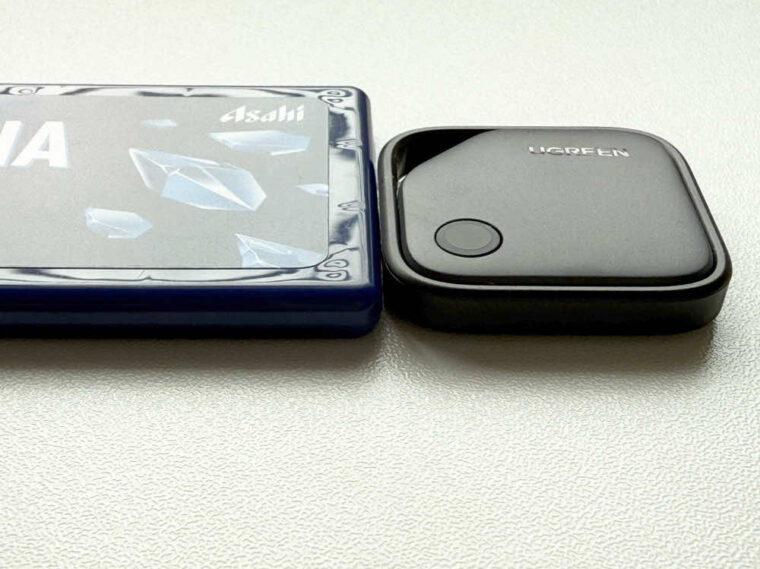 UGREEN FineTrack Smart Finderの厚みをミンティアと比較