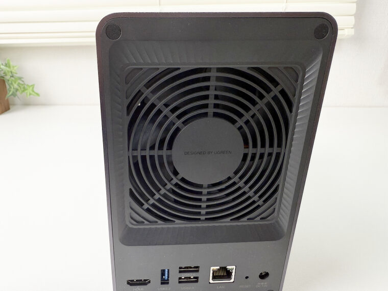 UGREEN NASync DXP2800のファン部分