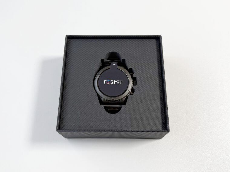 FOSMET R1の箱を開けた様子